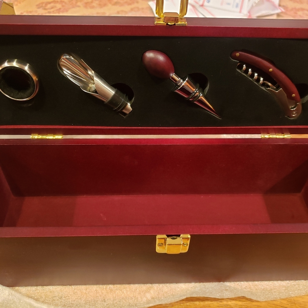 Oneida 5 Piece Wine Basics Wooden Box Set